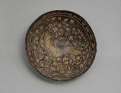 《ペルシア 獣文鉢》 陶器 8.5(h)x16.0cm アサヒビール大山崎山荘美術館蔵