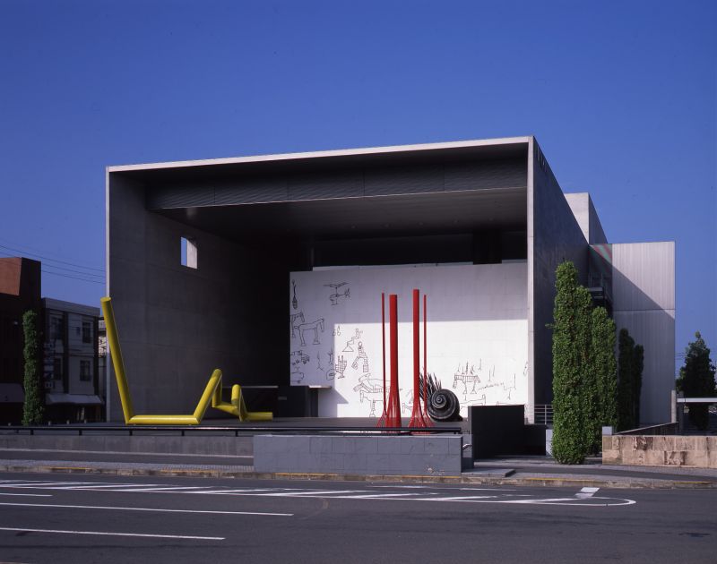 丸亀市猪熊弦一郎現代美術館