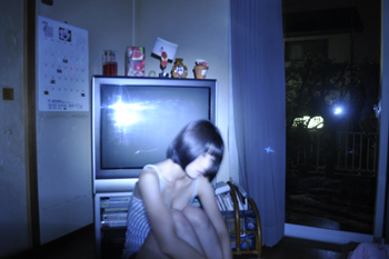 荒木 奈緒 写真展 「爪のうえで光らせる屑、音、うつくしいマリア」