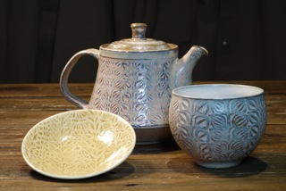 岳中爽果　展