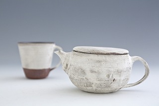 今井梨絵（陶）＋nem(家具）　展