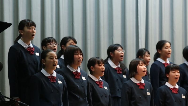 裏声で歌へ