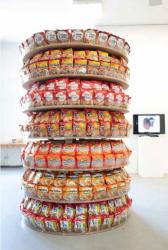 金 仁淑 | KIM Insook Between Breads and Noodles,” Performance 2014 年 2000 Asian Instant Noodles Atelier an Eck, Dusseldorf Germany,