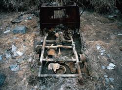 「軽トラック」を掘り起こす　1998 年　撮影：後藤充